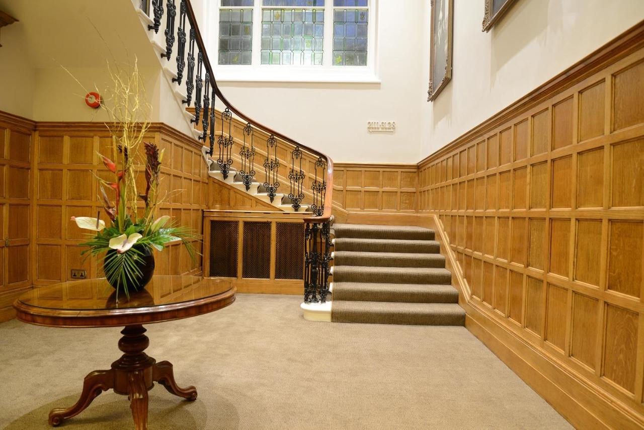 Oatlands Park Hotel Weybridge Εξωτερικό φωτογραφία