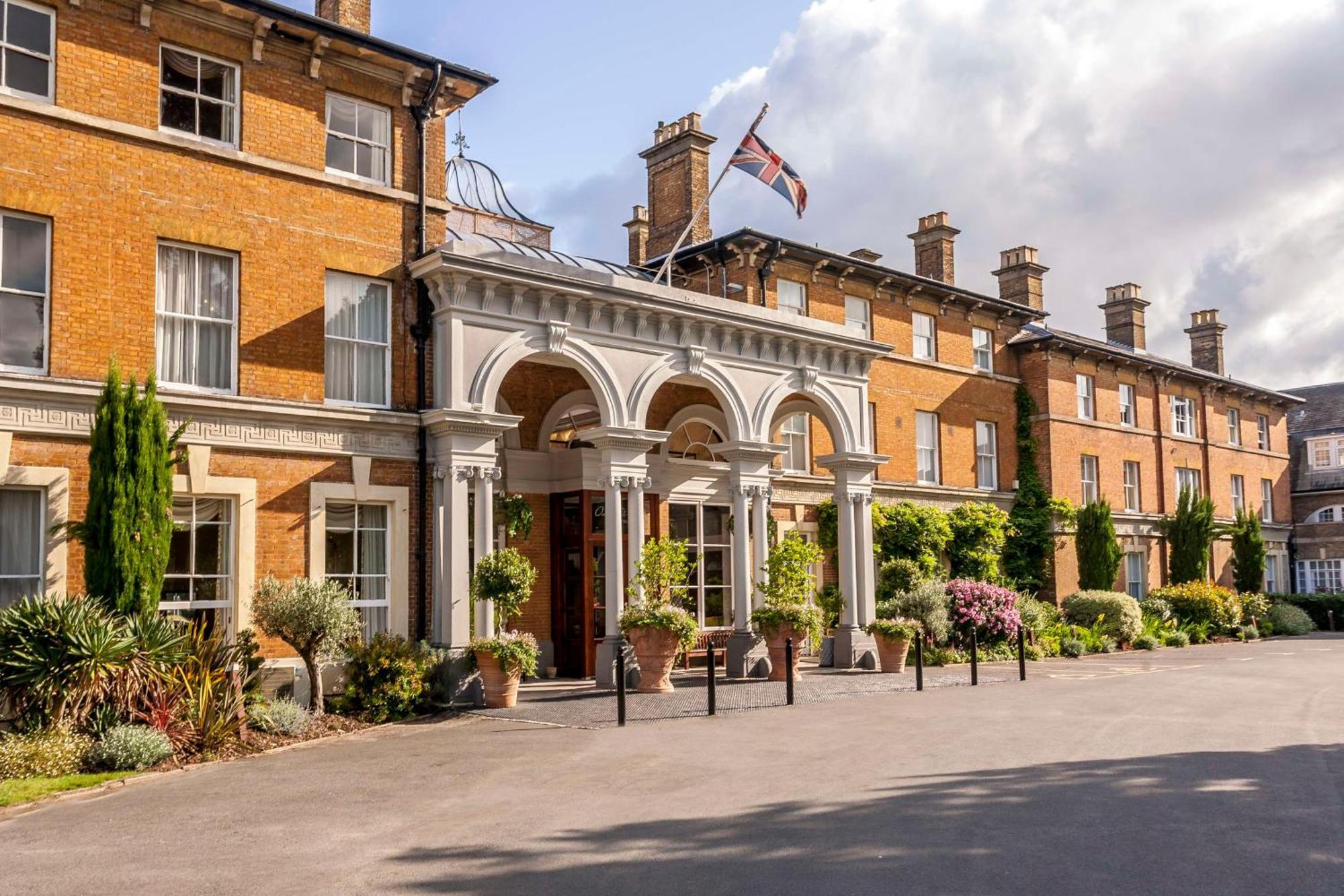 Oatlands Park Hotel Weybridge Εξωτερικό φωτογραφία