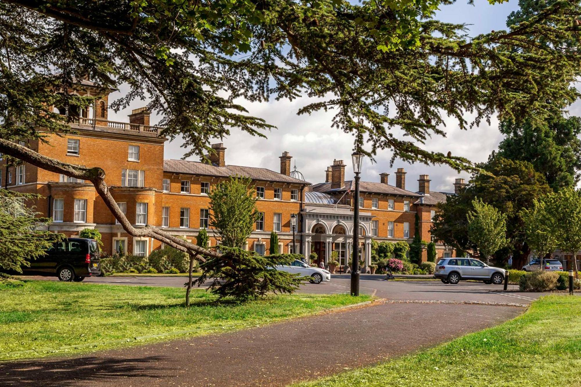 Oatlands Park Hotel Weybridge Εξωτερικό φωτογραφία